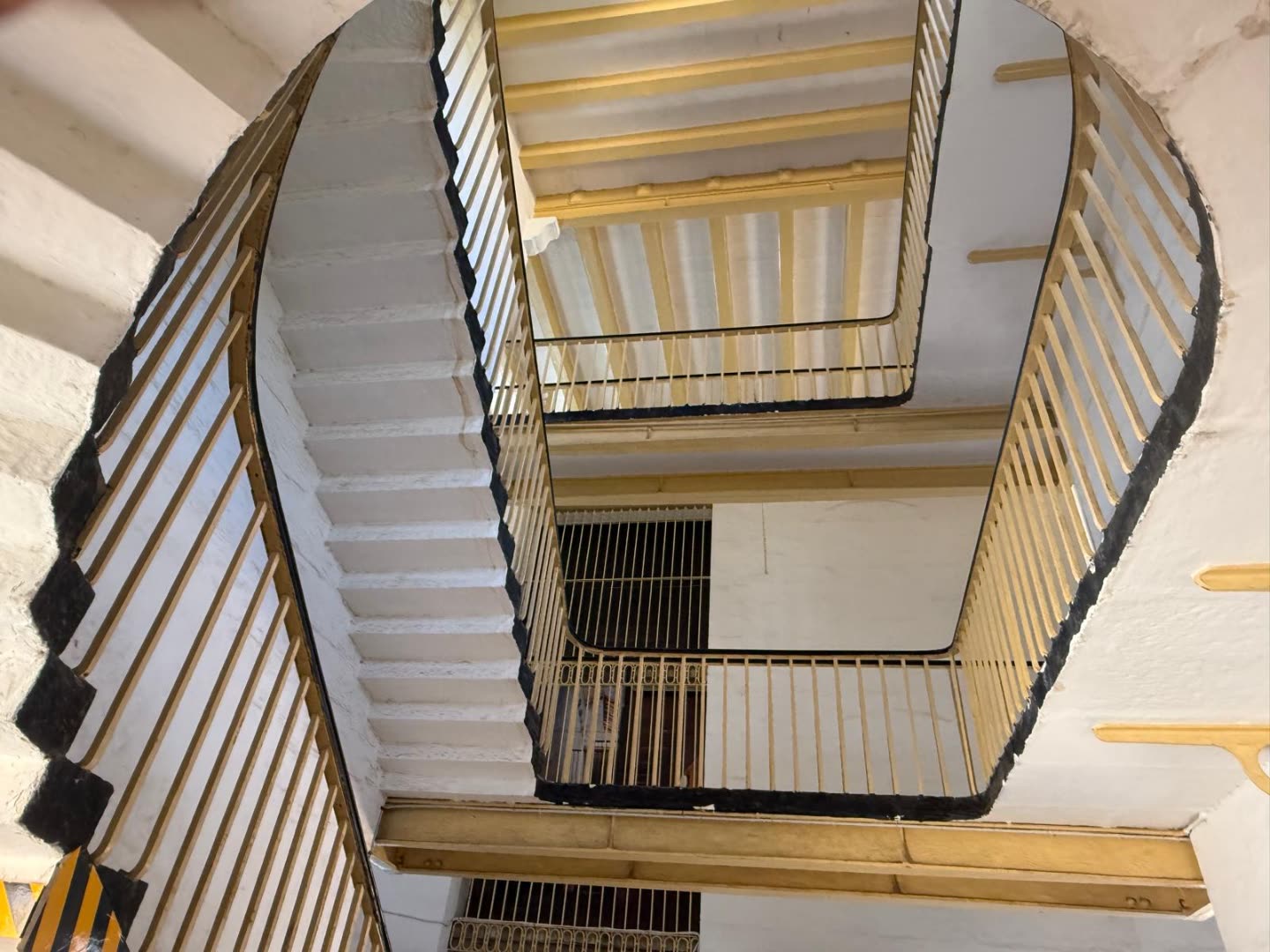 The spiral - staircase to the upper tier